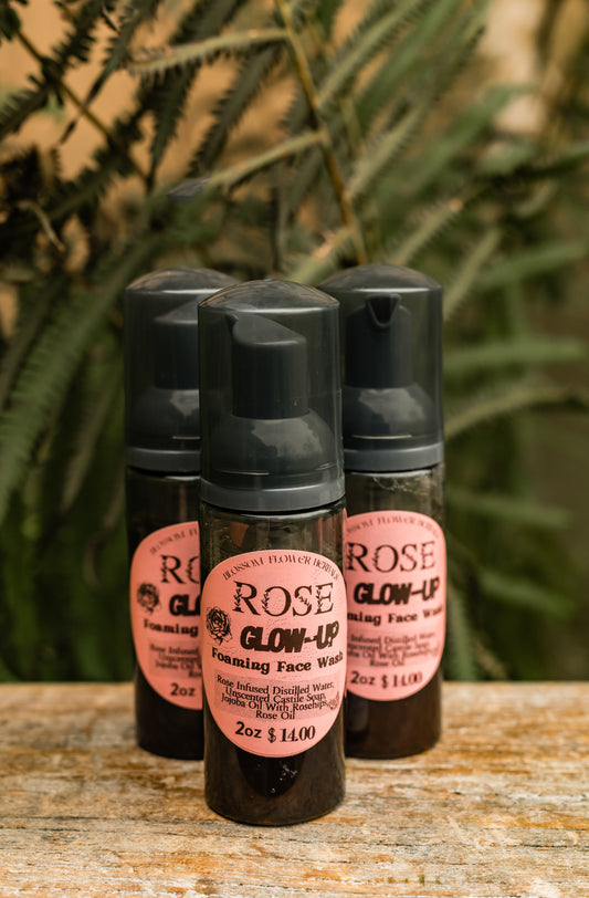 Clean, pure, foaming face wash for a refreshingly clean face.